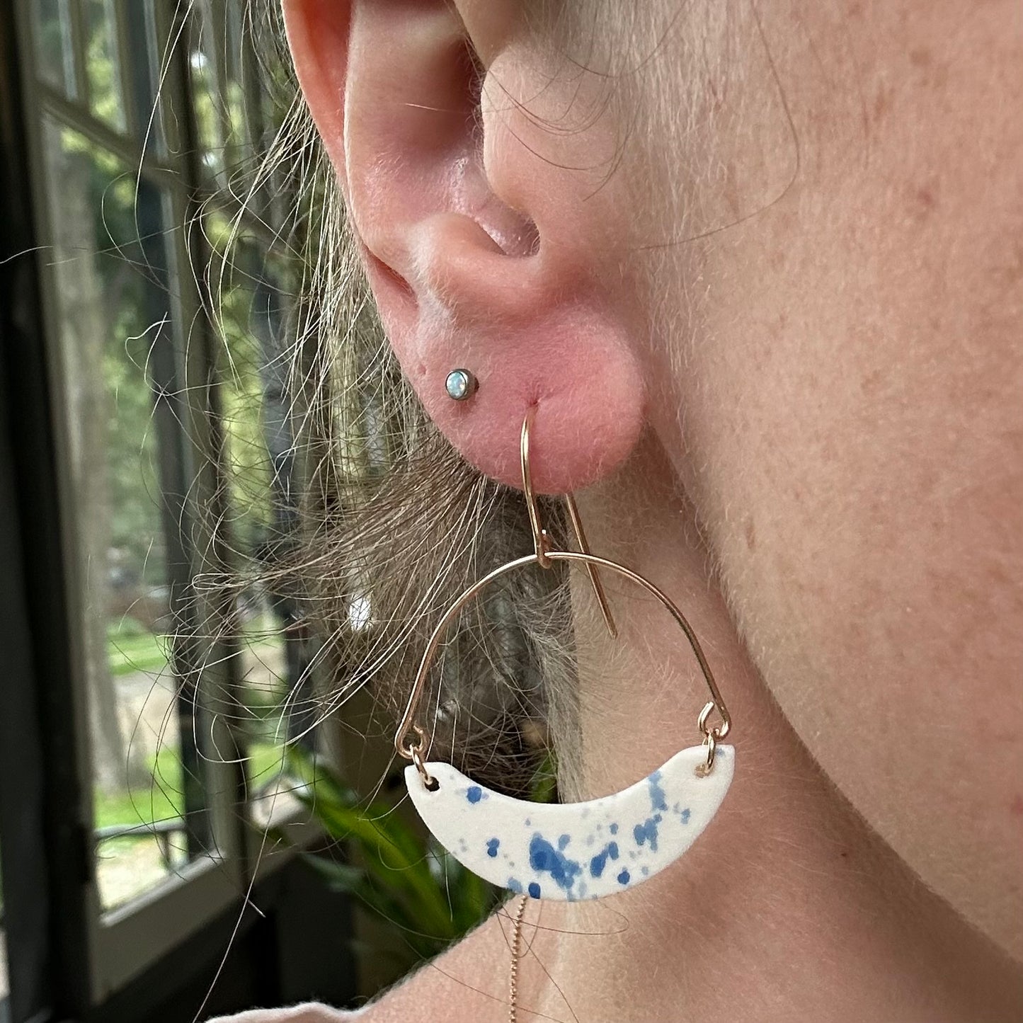 Arch dangle flicker earring- azul