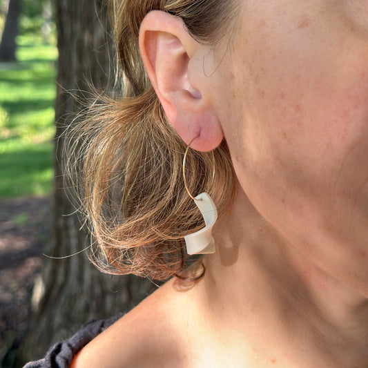 Corkscrew hoop earring
