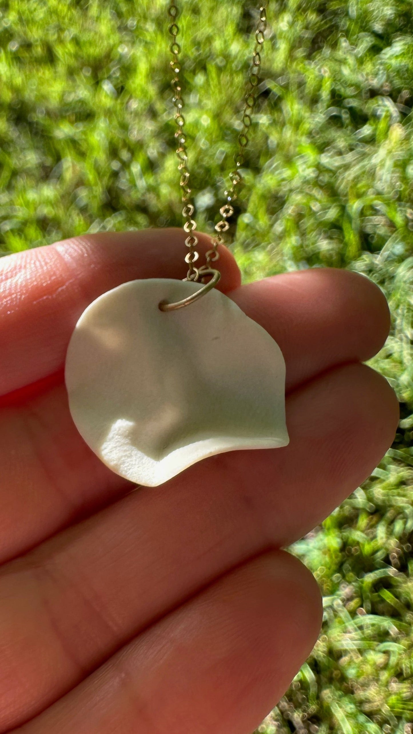Full petal necklace