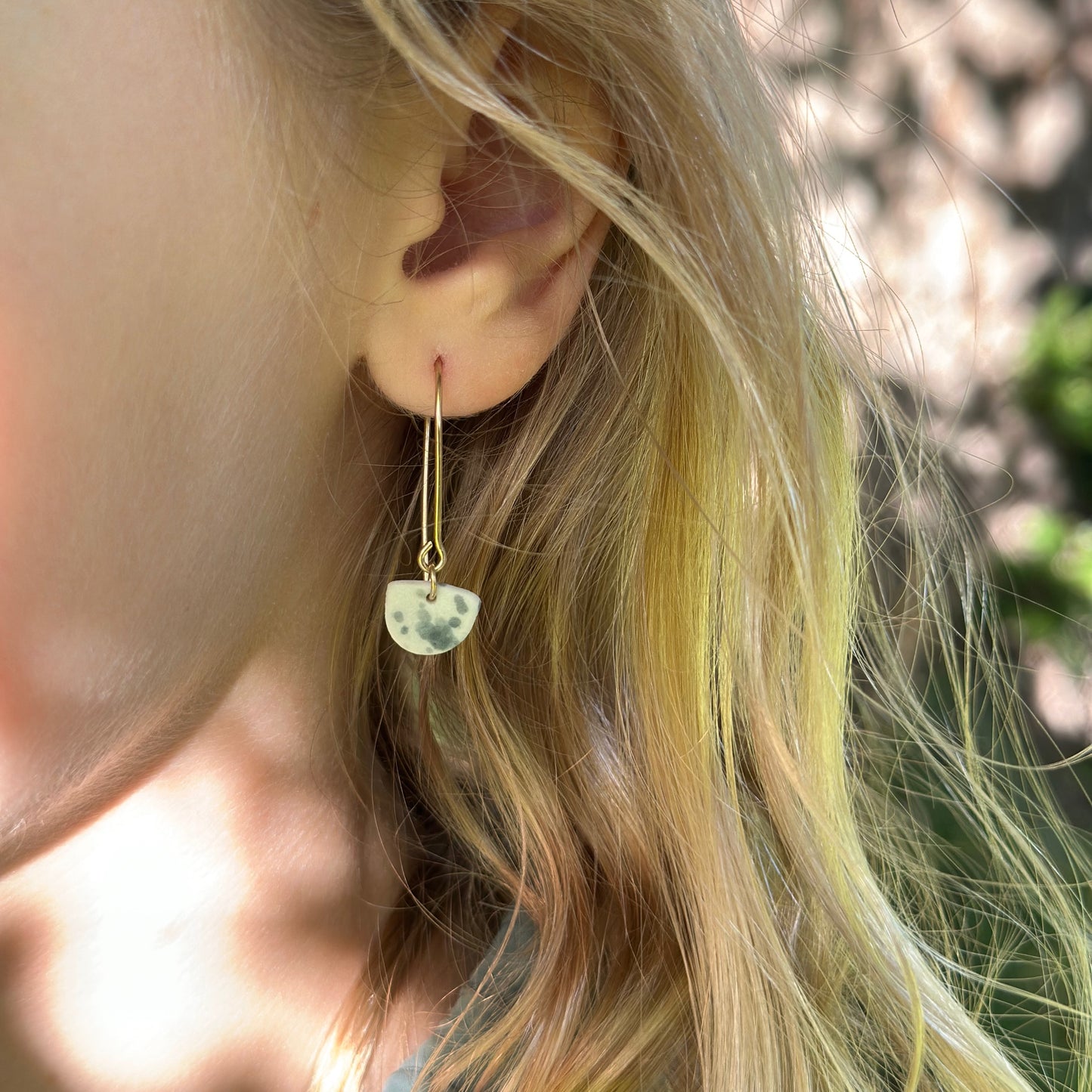 Mini-moon dangle earring