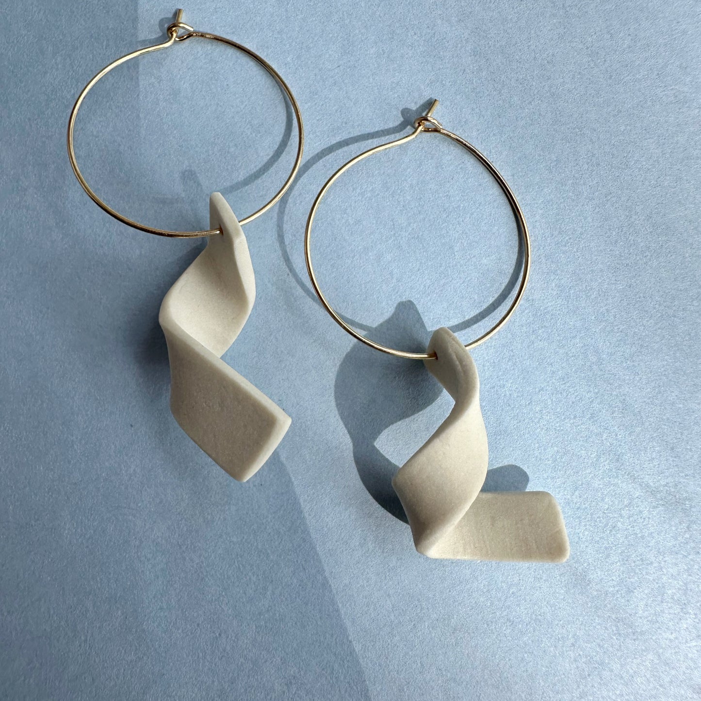 Corkscrew hoop earring