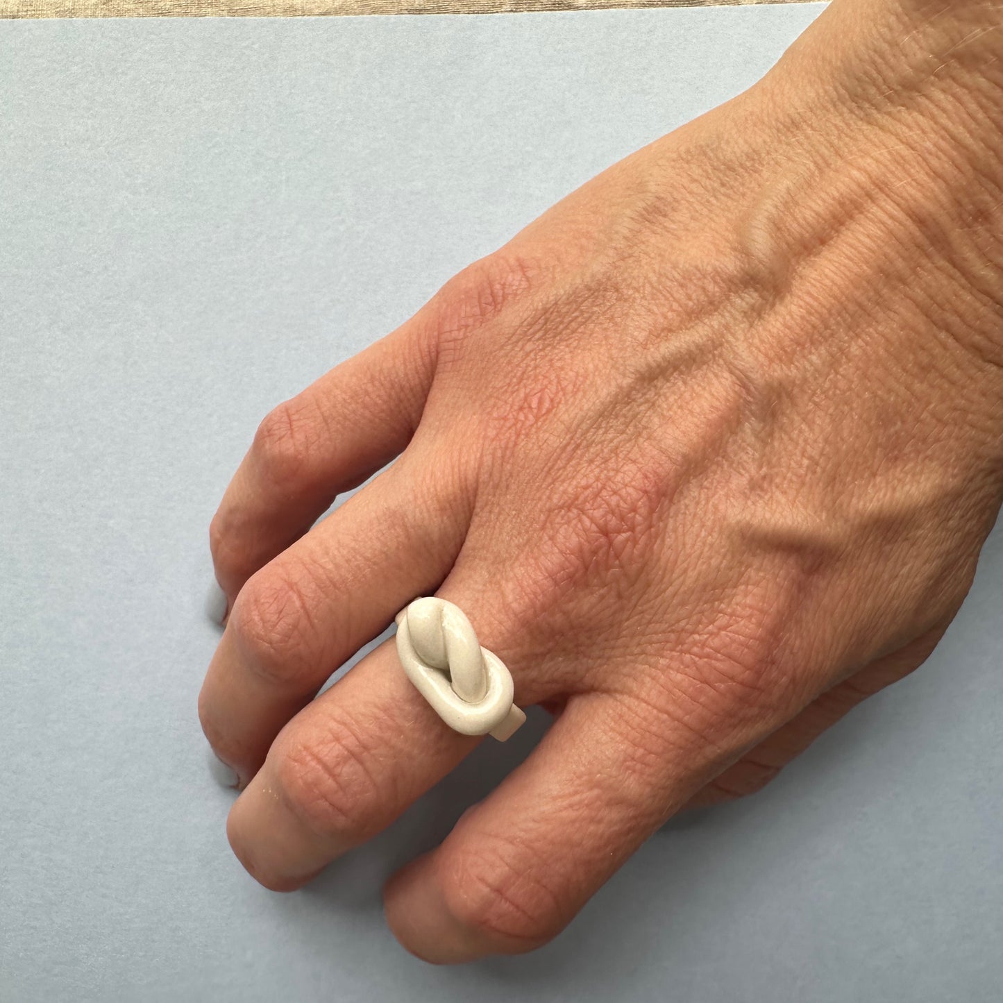 Knotty ring