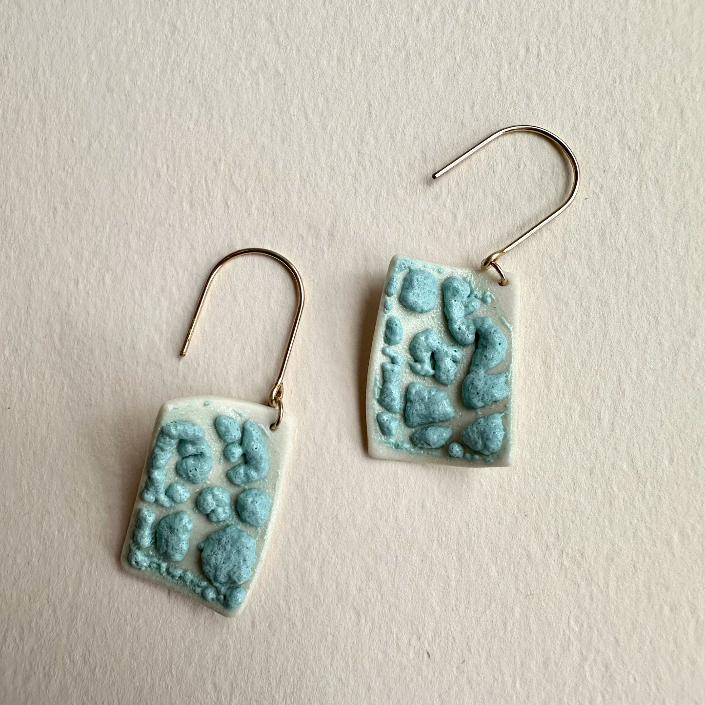 Bubbly dangle earring