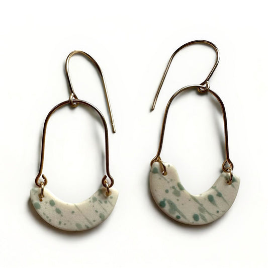 Arch dangle earring