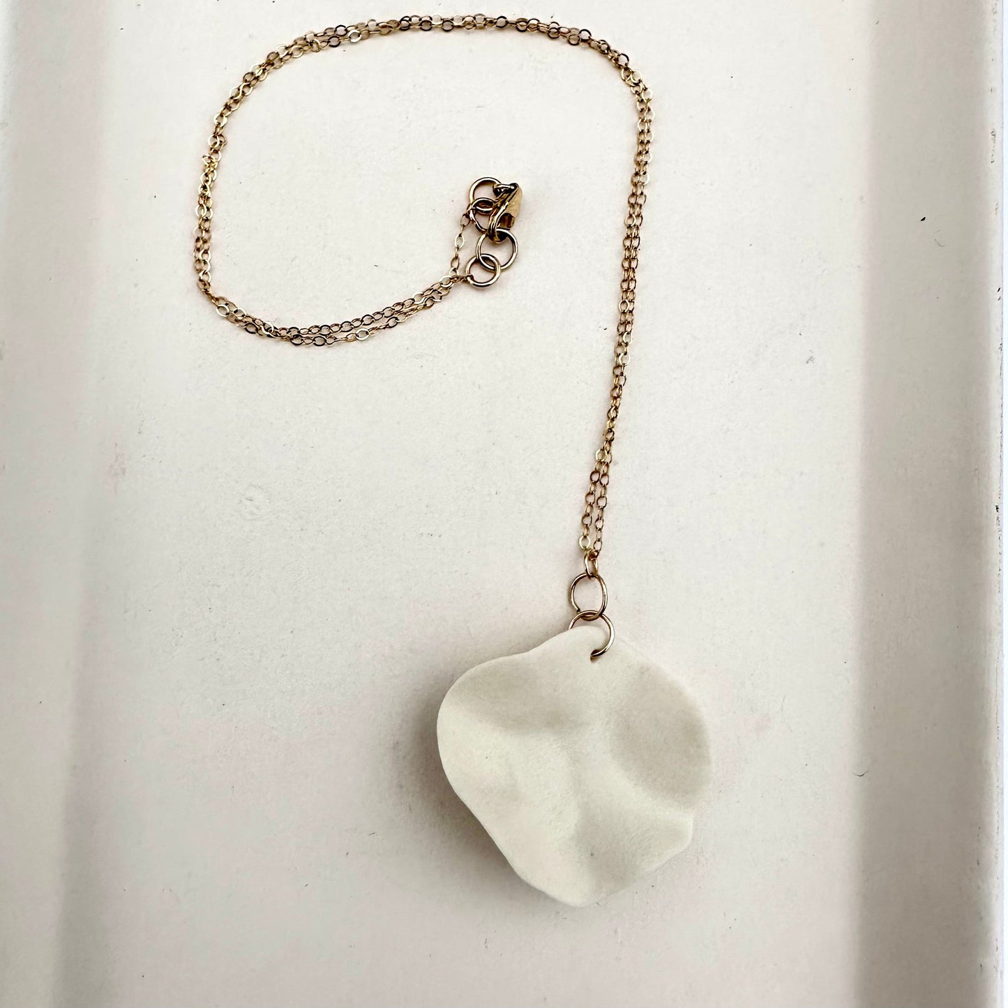full petal necklace