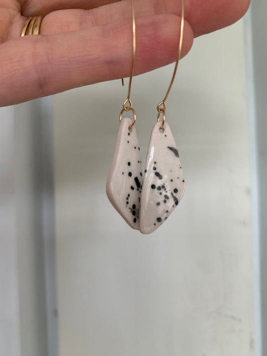 Triangle flicker dangle earring