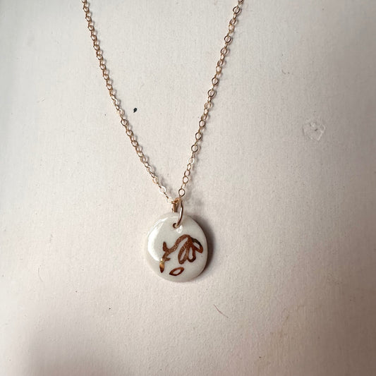 Loves me, Loves me not necklace