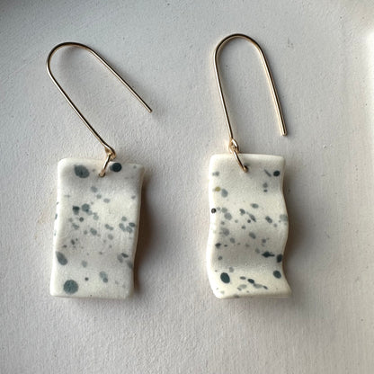 Wide wave dangle flicker earring- steel