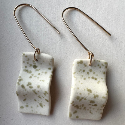 Wide wave dangle flicker earring- olive