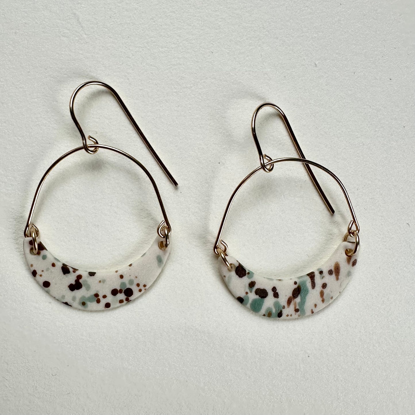 Arch dangle flicker earring- chocolate aqua