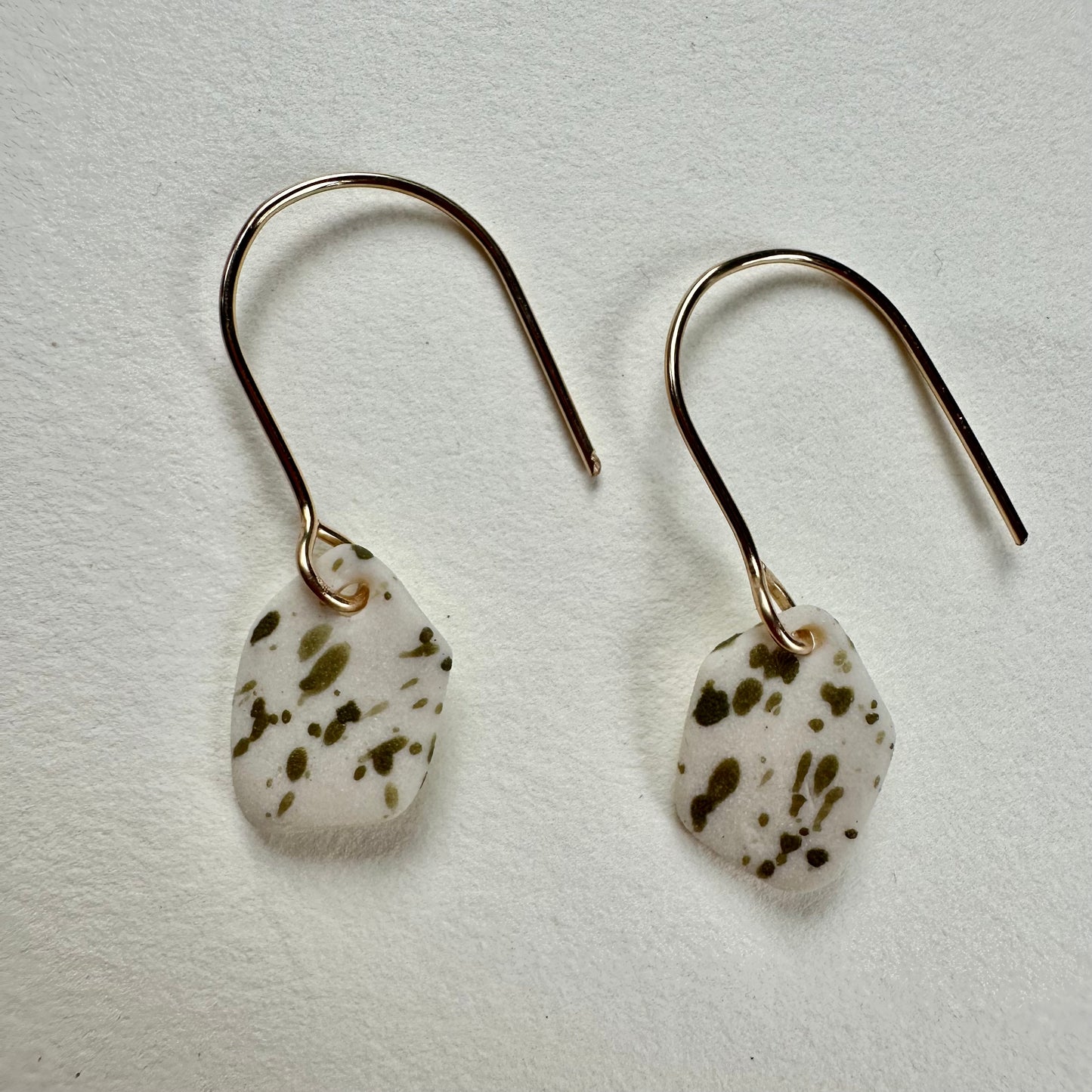 Mini gem flicker dangle earring- olive