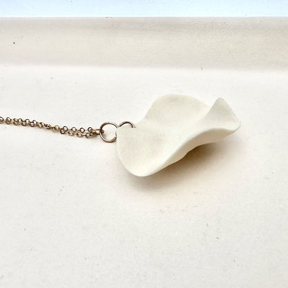 Full petal necklace
