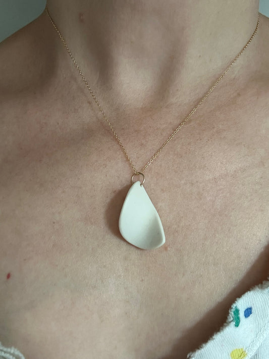 Half twist necklace