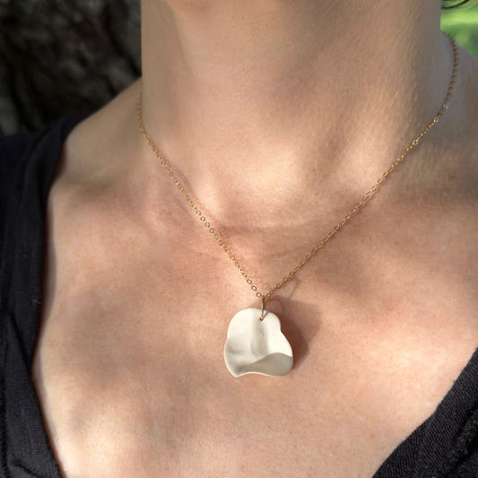 Full petal necklace