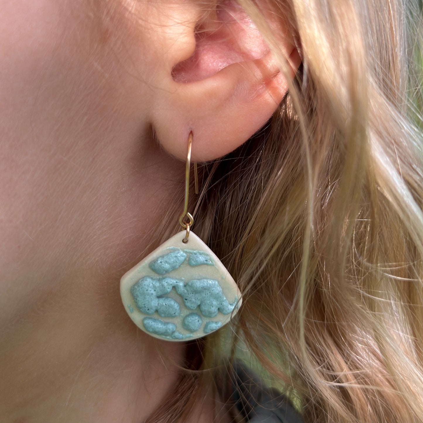 Bubbly dangle earring