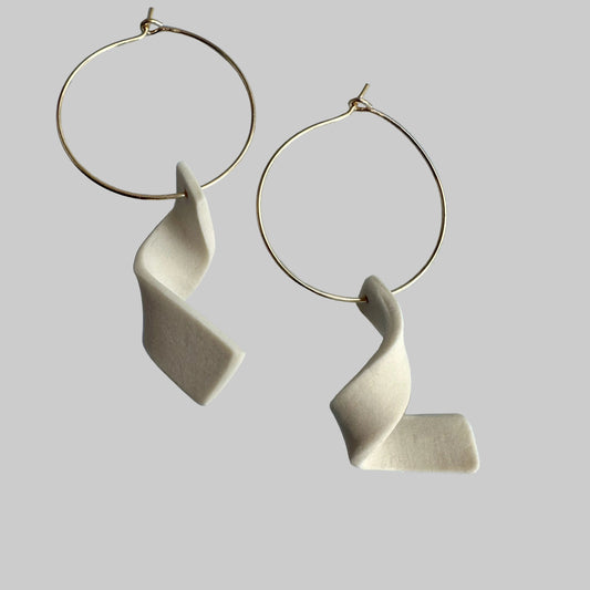 Corkscrew hoop earring