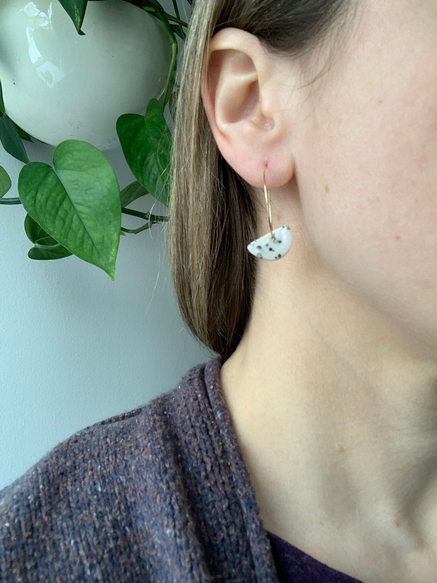 speckled mini half-moon earring